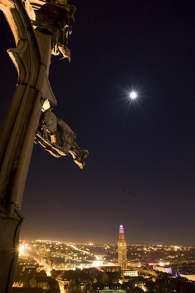 amiens vue de nuit depuis les hauteurs de la cathedrale notre dame, Somme.jpg